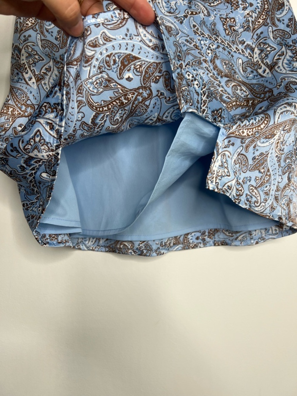 NWT Hollister Blue and Brown Paisley Mini Skirt Size XS - Picture 3 of 8